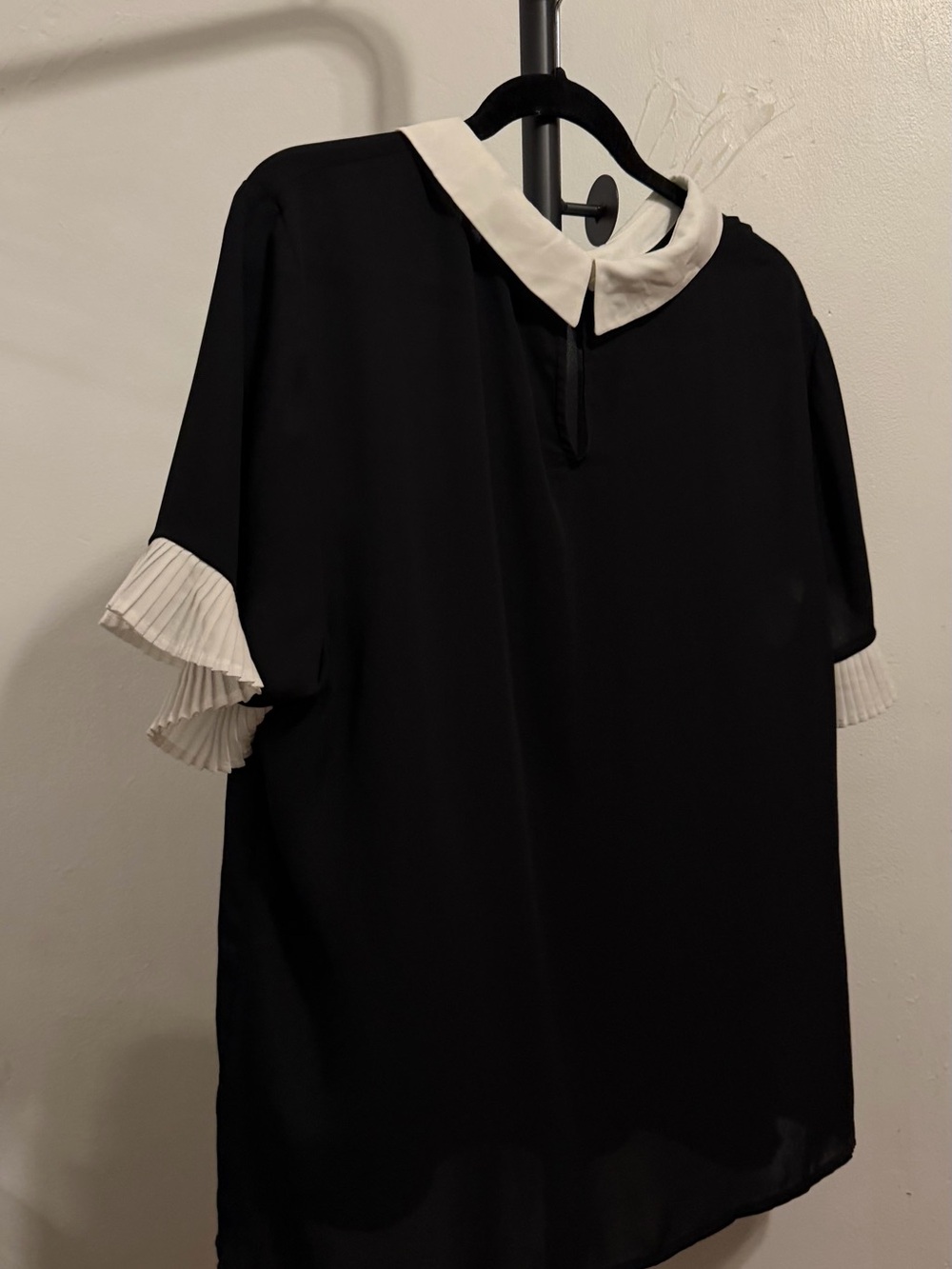 CeCe Black Blouse with Cream Peter Pan Collar and Pleated Sleeve Trim - Picture 4 of 4